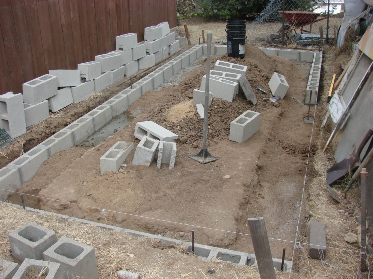 Illustration de l'article : Cet homme est tomb&eacute; sur ce tas de palettes dans les ordures! Attendez de voir ce qu'il en a fait!