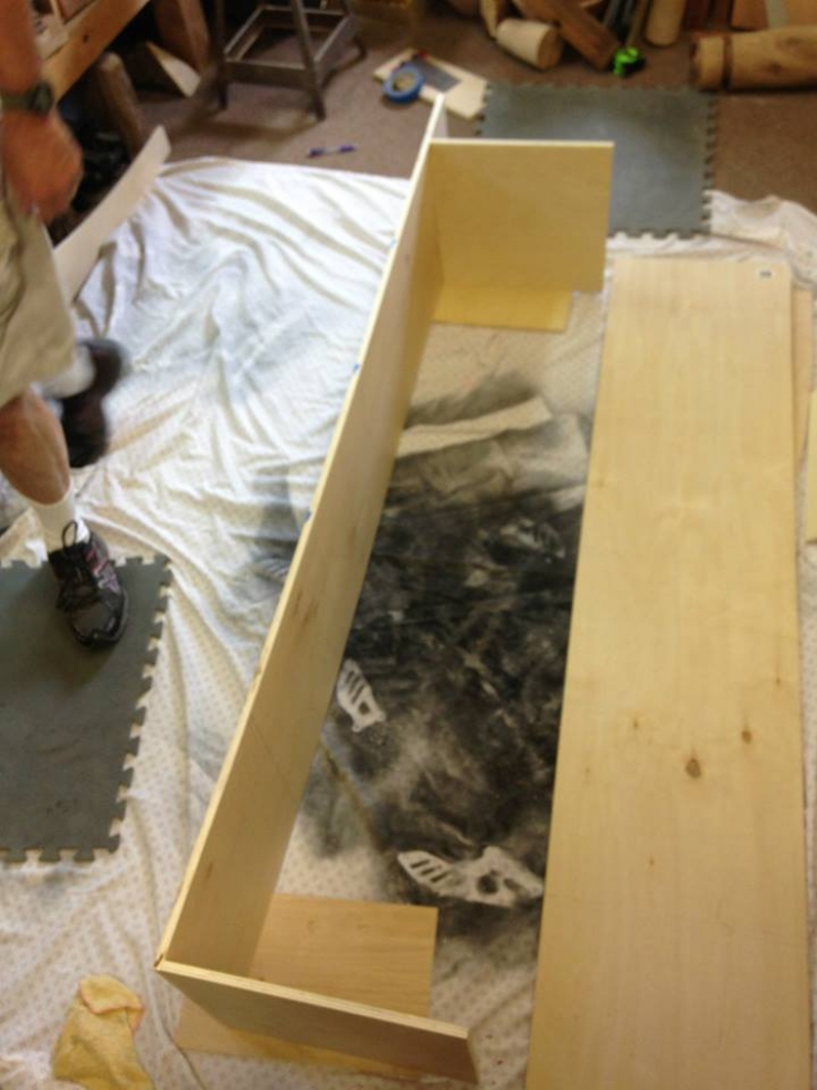 Illustration de l'article : Cet homme et son fils sont en train de r&eacute;aliser l'une des plus belles biblioth&egrave;ques du moment! Quel travail!