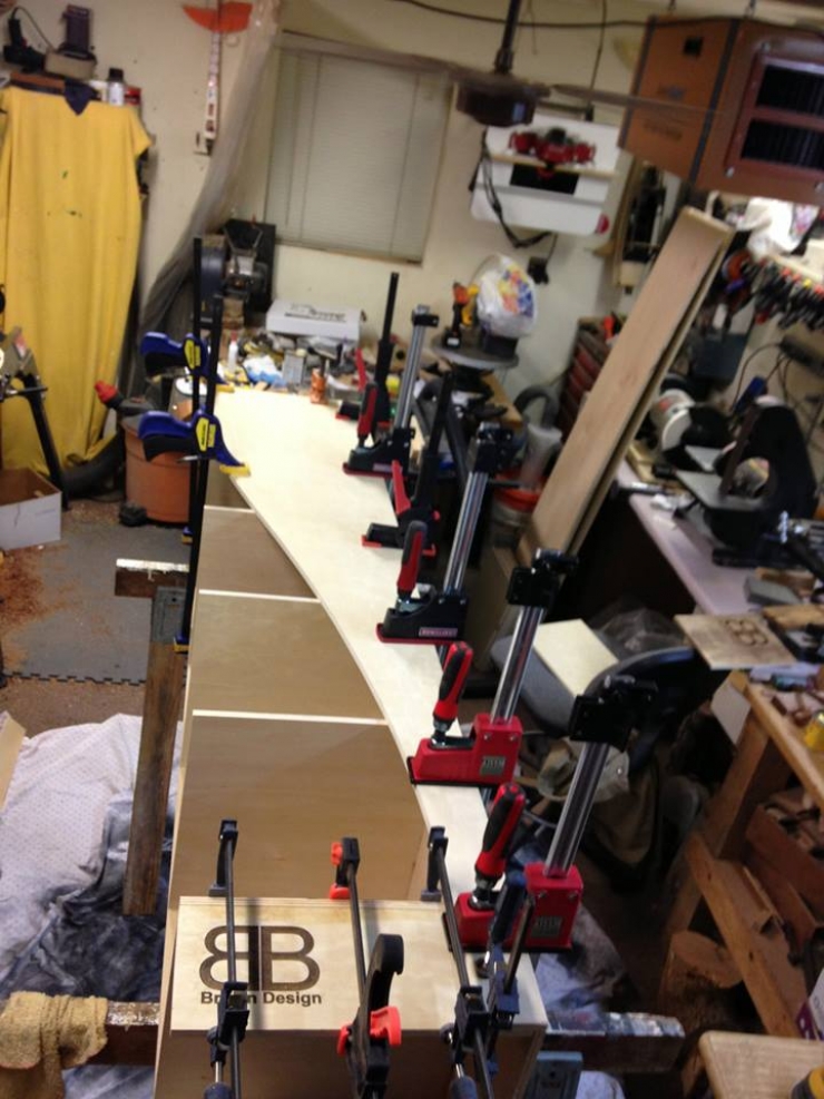 Illustration de l'article : Cet homme et son fils sont en train de r&eacute;aliser l'une des plus belles biblioth&egrave;ques du moment! Quel travail!