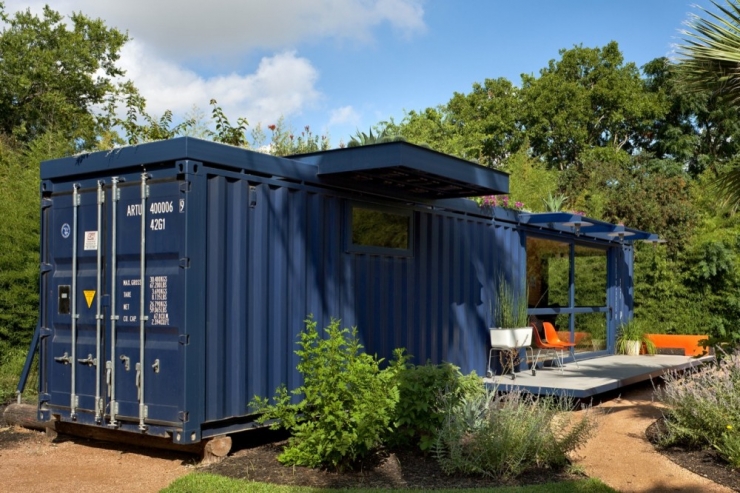 Illustration de l'article : Ils recyclent des containers d'expédition et les transforment en chalets ou en maisons!