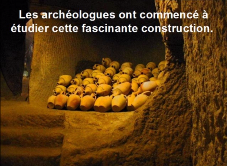 Illustration de l'article : En démolissant un mur dans sa maison, cet homme a fait une découverte incroyable pour l'histoire!