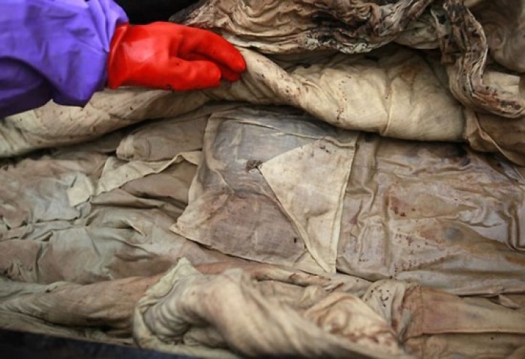 Illustration de l'article : En trouvant cette bo&icirc;te sous terre, ils ne s'imaginaient pas tomber la dessus!