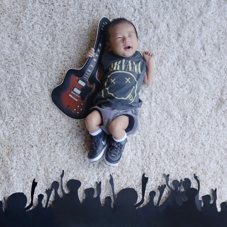 Illustration de l'article : Elle photographie son b&eacute;b&eacute; d'un mois dans d'adorables d&eacute;cors. D&eacute;couvrez 23 de ses photos