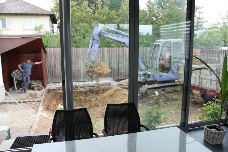 Illustration de l'article : Sa cour arrière était à l'abandon et assez hideuse, jusqu'à ce qu'il décide de la transformer! Chapeau l'artiste!