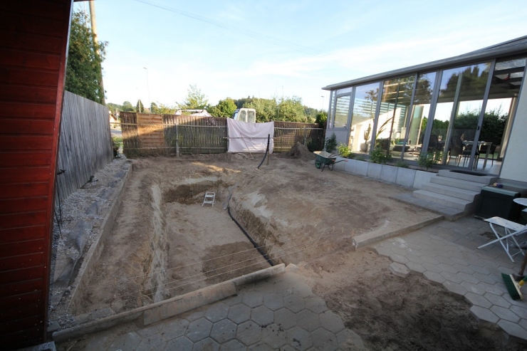 Illustration de l'article : Sa cour arrière était à l'abandon et assez hideuse, jusqu'à ce qu'il décide de la transformer! Chapeau l'artiste!