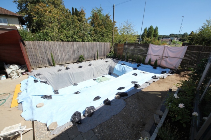 Illustration de l'article : Sa cour arrière était à l'abandon et assez hideuse, jusqu'à ce qu'il décide de la transformer! Chapeau l'artiste!