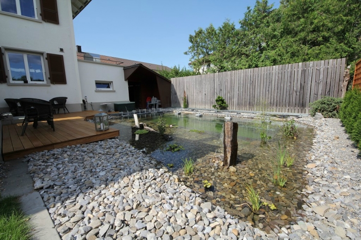 Illustration de l'article : Sa cour arrière était à l'abandon et assez hideuse, jusqu'à ce qu'il décide de la transformer! Chapeau l'artiste!