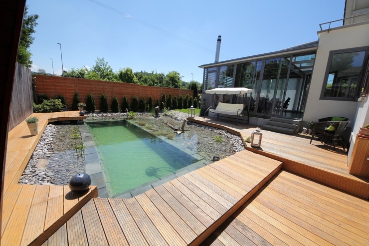 Illustration de l'article : Sa cour arrière était à l'abandon et assez hideuse, jusqu'à ce qu'il décide de la transformer! Chapeau l'artiste!