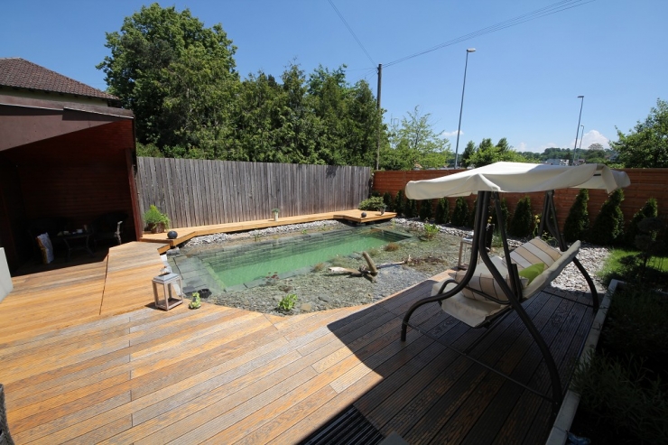 Illustration de l'article : Sa cour arrière était à l'abandon et assez hideuse, jusqu'à ce qu'il décide de la transformer! Chapeau l'artiste!