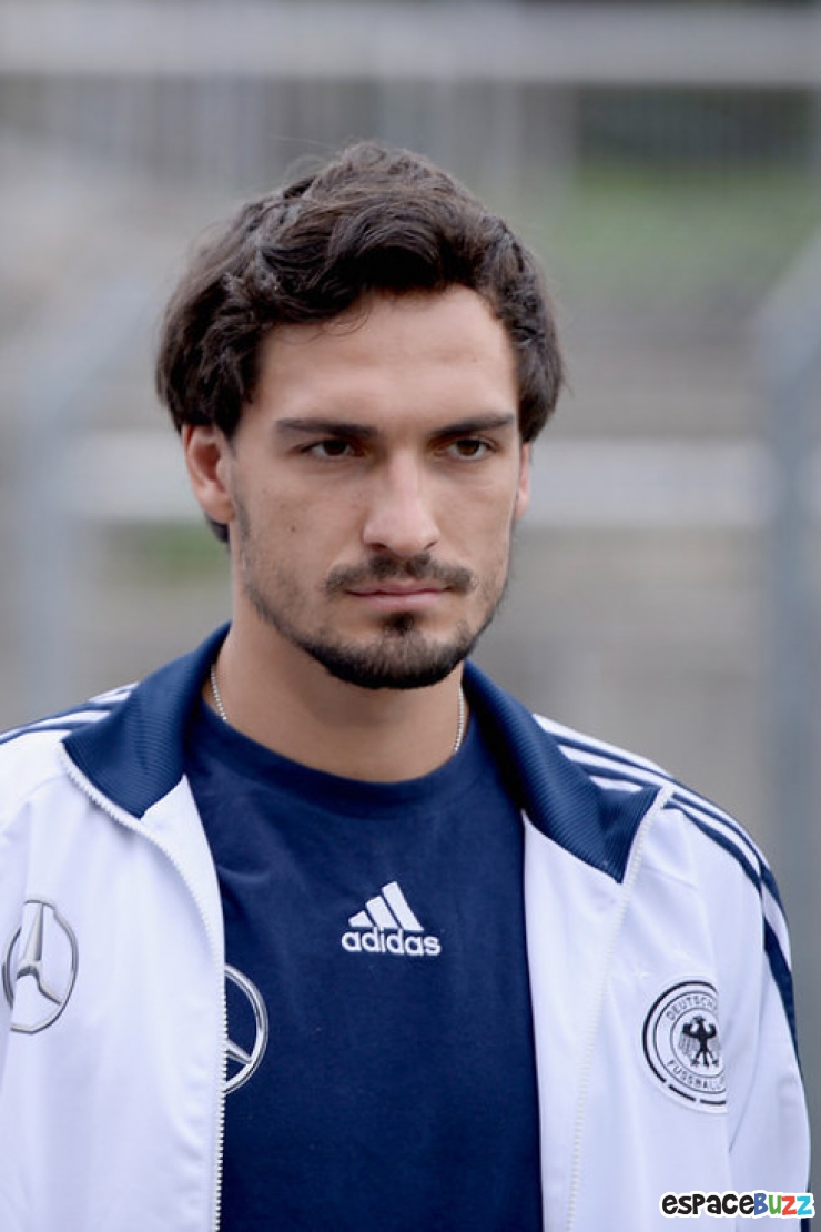 Illustration de l'article : Top 8 des joueurs de foot qui ont autant gagn&eacute; en beaut&eacute; qu&rsquo;en exp&eacute;rience