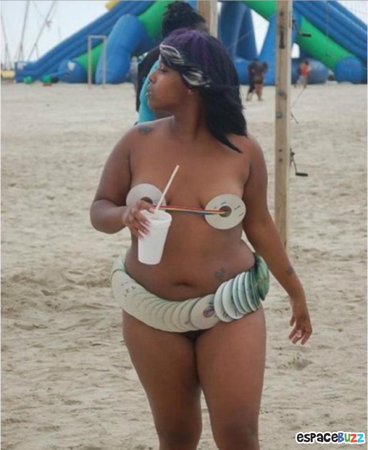 Illustration de l'article : Top 53 des maillots que vous devez absolument éviter sur la plage cet été!