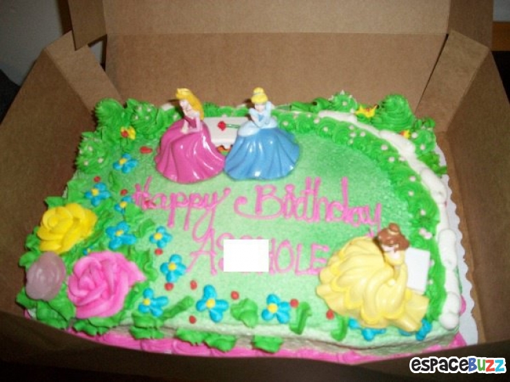 Illustration de l'article : Top 8 des pires gâteaux d’anniversaire réalisés par des amis