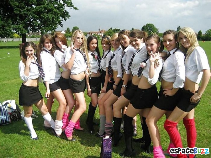 Illustration de l'article : Trouvez L'erreur: Photo de filles!