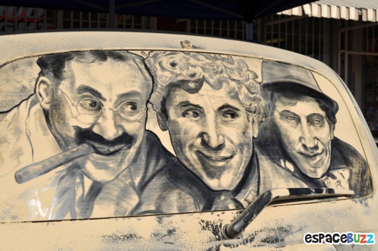 Illustration de l'article : Scott Wade, l'homme qui transforme vos vitres d'auto en oeuvres d'art impressionnantes!