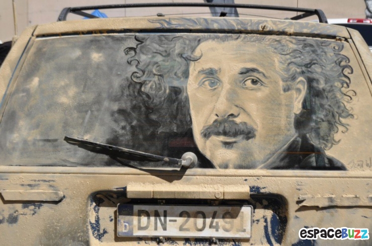 Illustration de l'article : Scott Wade, l'homme qui transforme vos vitres d'auto en oeuvres d'art impressionnantes!
