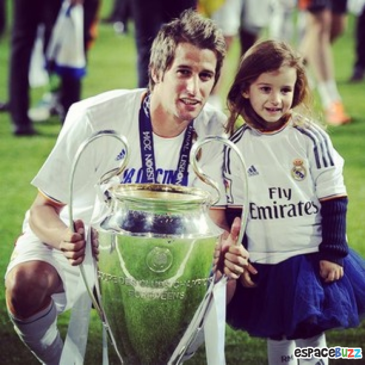 Illustration de l'article : Les 15 papas footballeurs qui vont vous donner envie d’avoir des enfants