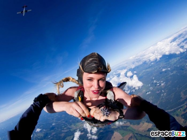 Illustration de l'article : Un parachutiste nous fait vivre de vertigineuses sensations avec de superbes clichés