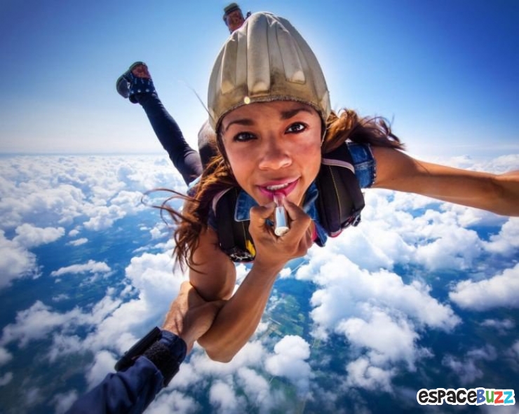 Illustration de l'article : Un parachutiste nous fait vivre de vertigineuses sensations avec de superbes clichés