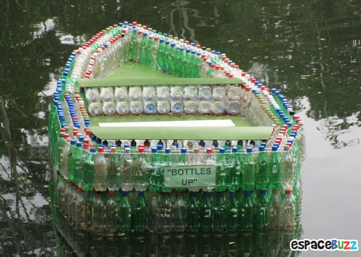 Illustration de l'article : 14 idées déco à base de bouteilles en plastique