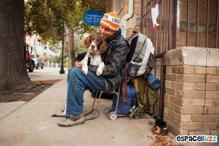 Illustration de l'article : Quand l'amitité entre Sdf et Animaux est immortalisée par 10 photos magnifiques...