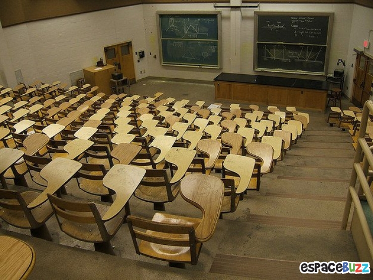 Illustration de l'article : Top 8 des pires cauchemars que seuls les gauchers vivent.