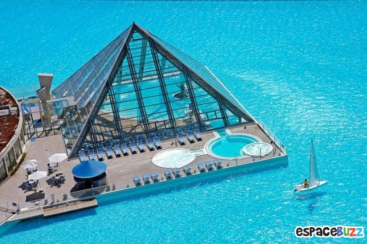 Illustration de l'article : 14 fabuleuses piscines auxquelles il vous sera difficile de résister