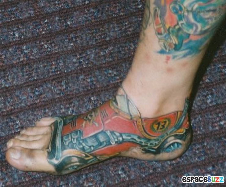 Illustration de l'article : Les 10 pires tatouages de pieds.