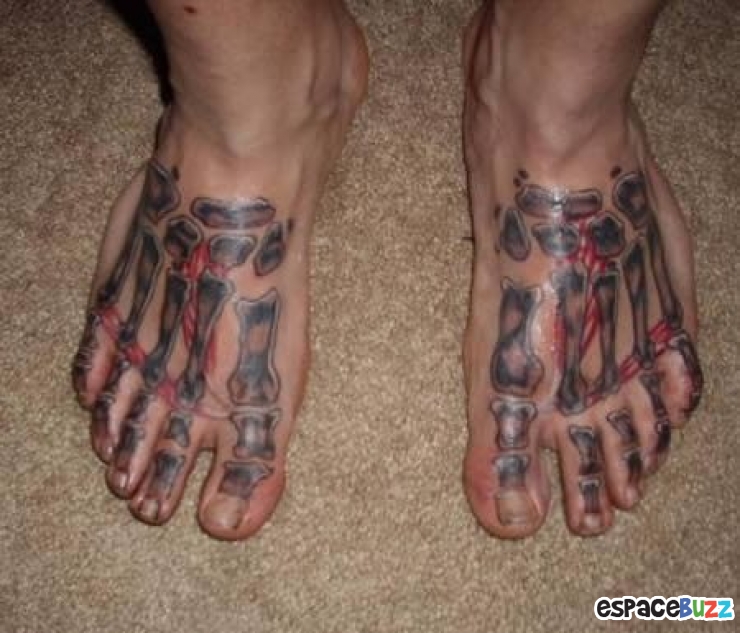 Illustration de l'article : Les 10 pires tatouages de pieds.