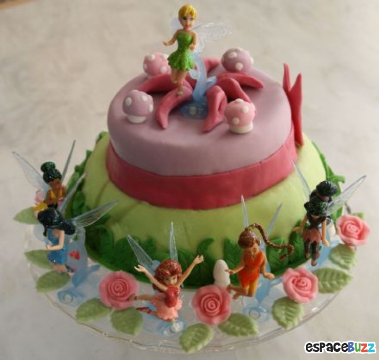 Illustration de l'article : Tutoriel pour faire un gâteau d’anniversaire Spécial Fée Clochette 