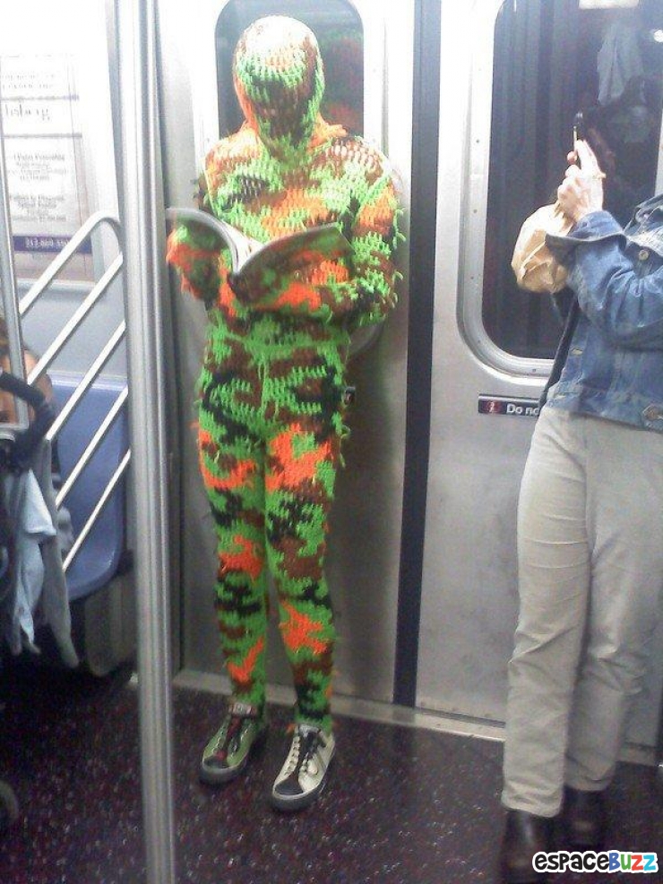 Illustration de l'article : Top 20 des personnes bizarres qu’on risque de croiser dans le métro.
