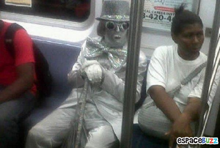 Illustration de l'article : Top 20 des personnes bizarres qu’on risque de croiser dans le métro.