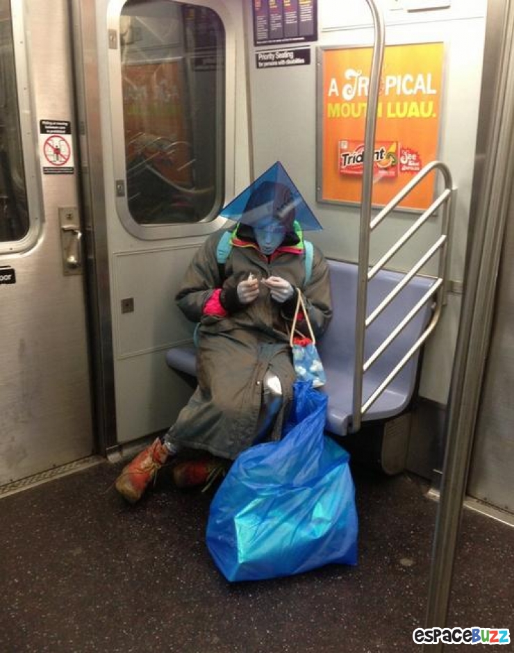 Illustration de l'article : Top 20 des personnes bizarres qu’on risque de croiser dans le métro.