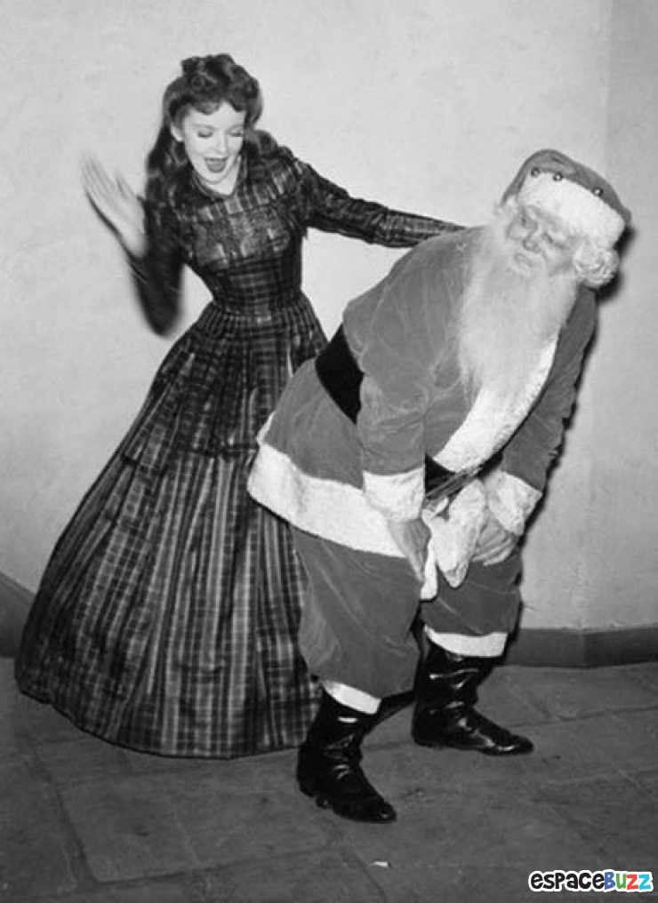 Illustration de l'article : 14 pères Noël que l'on croirait sortis tout droit d'un film d'épouvante