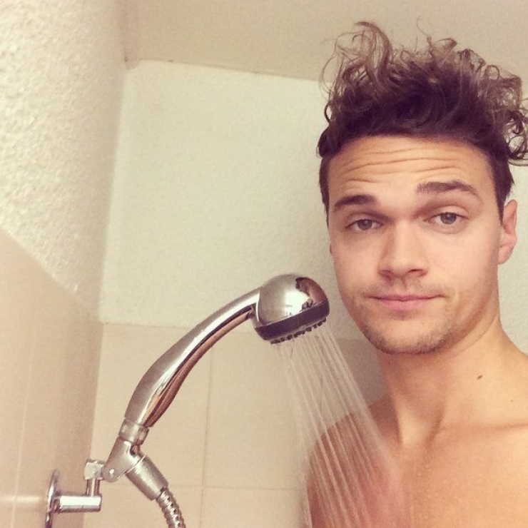 Illustration de l'article : 21 soucis que rencontrent les personnes de grande taille