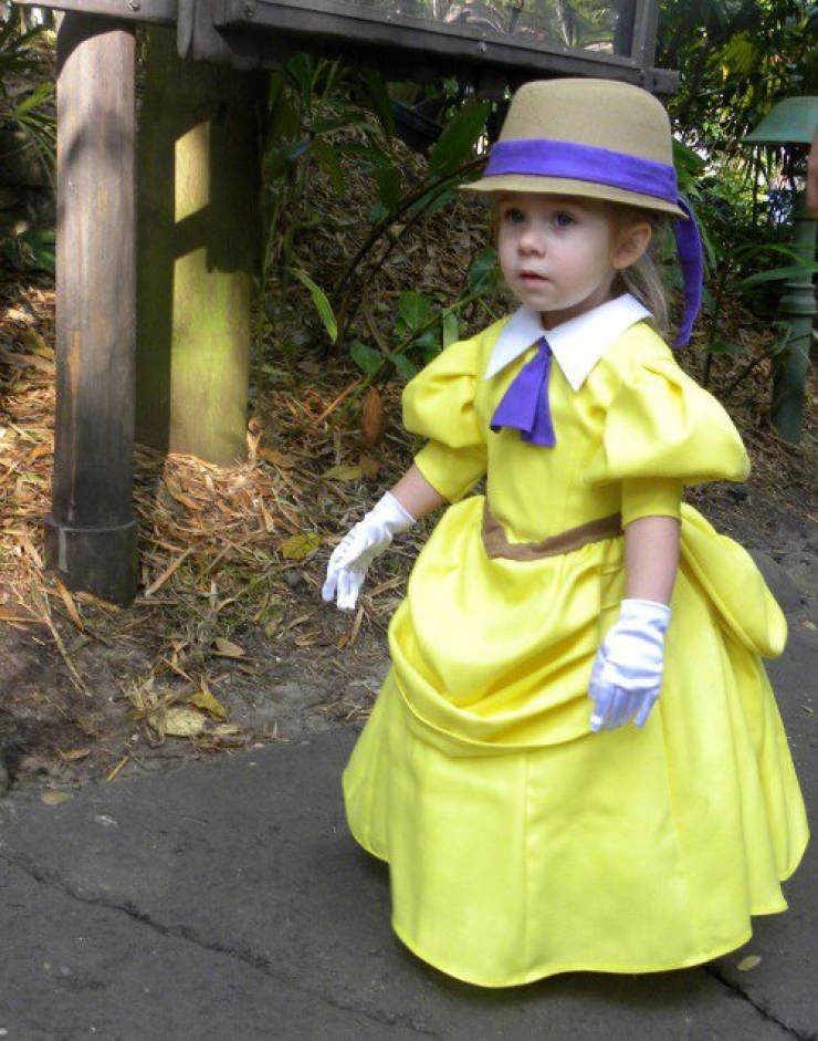 Illustration de l'article : Sa maman lui fabrique des robes inspirées de l'univers Disney