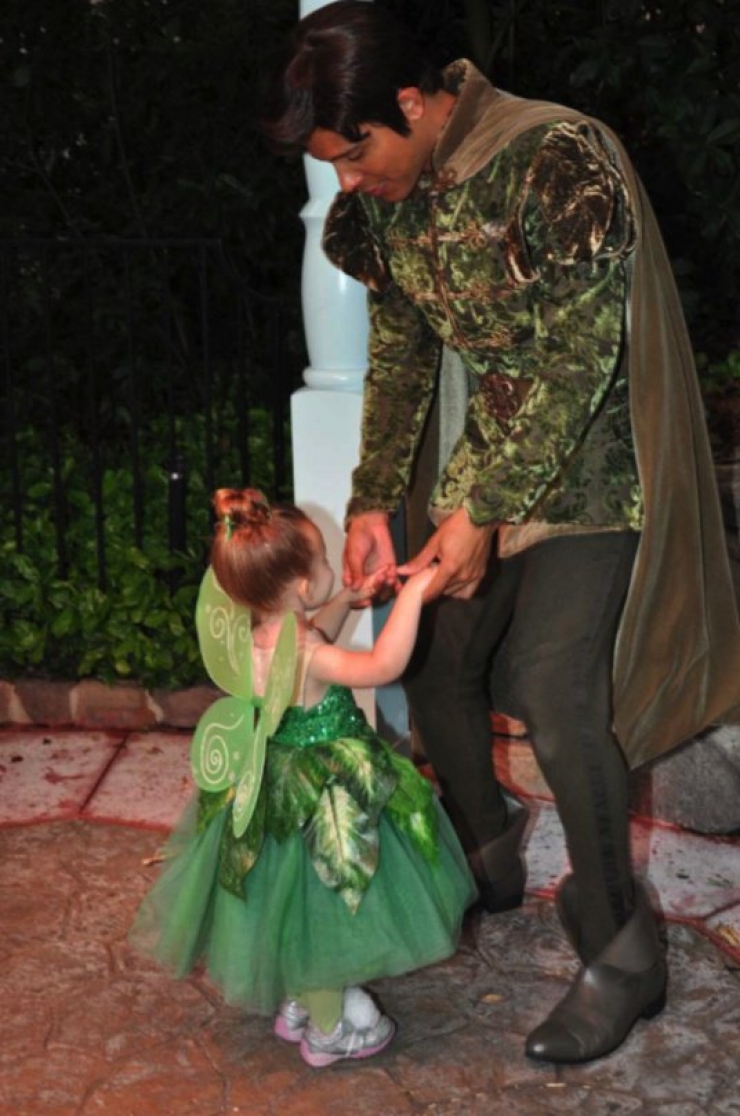 Illustration de l'article : Sa maman lui fabrique des robes inspirées de l'univers Disney