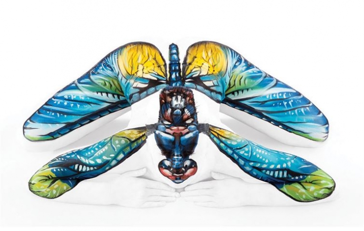 Illustration de l'article : Quand body-painting et contorsionnisme se rencontrent : 17 oeuvres signées Emma Fay