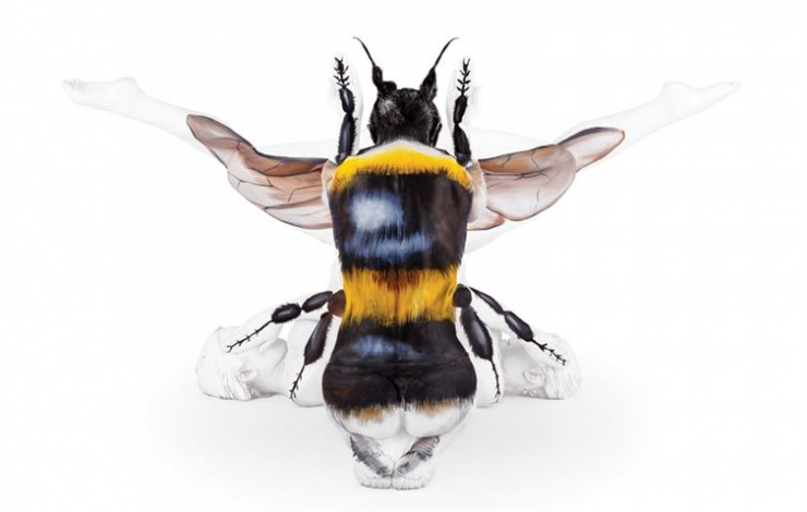 Illustration de l'article : Quand body-painting et contorsionnisme se rencontrent : 17 oeuvres signées Emma Fay