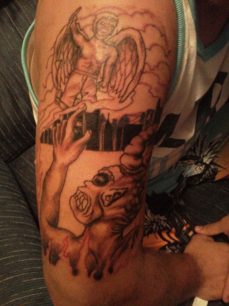 Illustration de l'article : 15 personnes qui ne se sont visiblement pas rendues chez les meilleurs tatoueurs de la planète