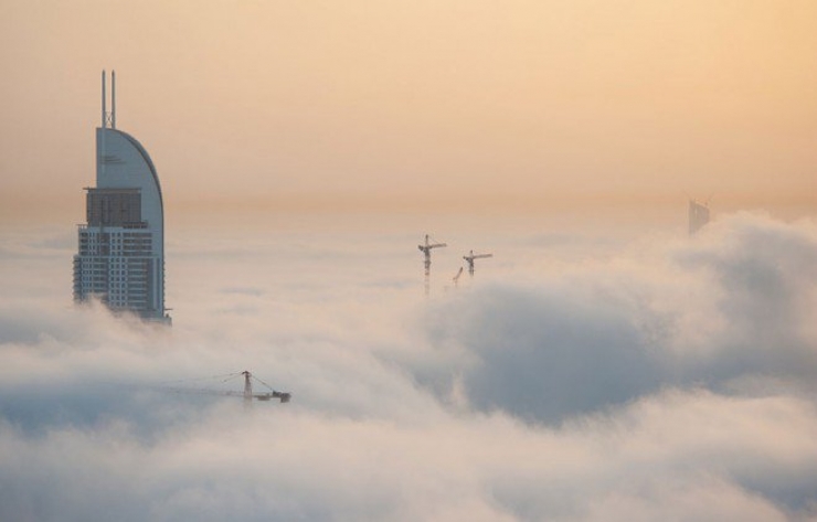 Illustration de l'article : D'impressionnantes photos prises depuis le dernier &eacute;tage du plus haut gratte-ciel du monde