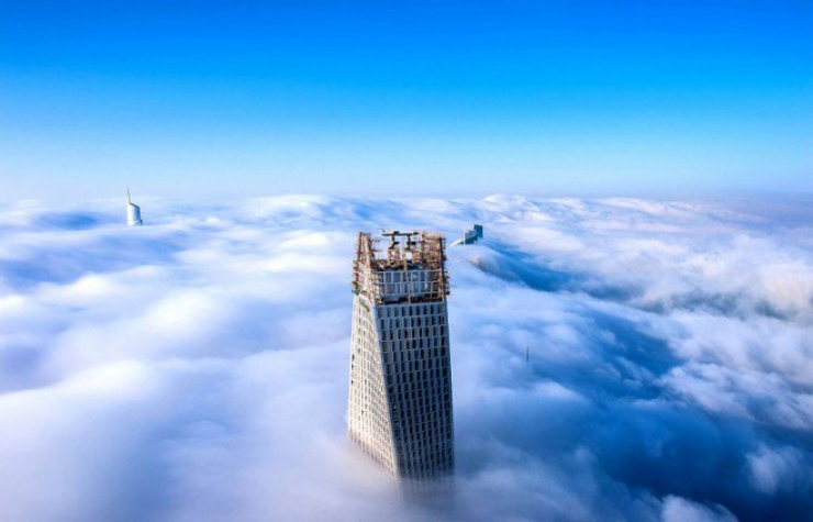 Illustration de l'article : D'impressionnantes photos prises depuis le dernier &eacute;tage du plus haut gratte-ciel du monde