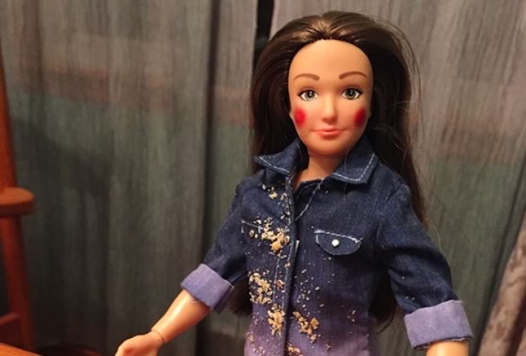 Illustration de l'article : Ce papa ne voulait pas acheter une barbie trop conventionnelle à son enfant! Il a imaginé un concept beaucoup plus proche de la réalité!