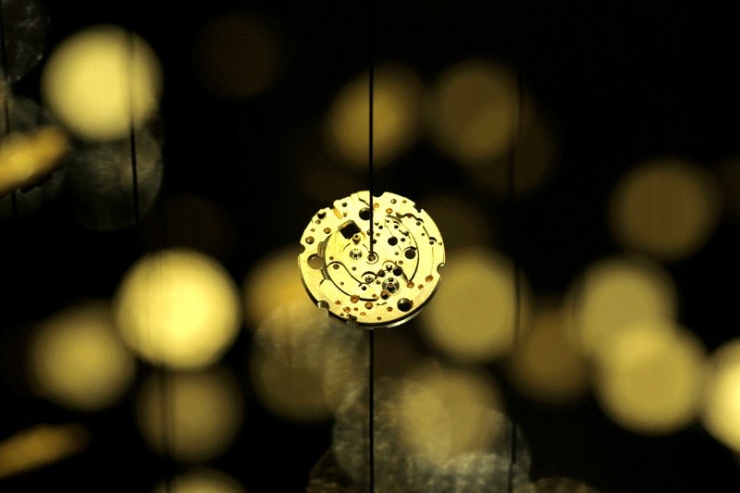 Illustration de l'article : Light is Time : admirez cette superbe installation d'or et de lumi&egrave;re 