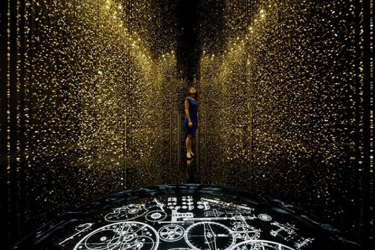 Illustration de l'article : Light is Time : admirez cette superbe installation d'or et de lumi&egrave;re 