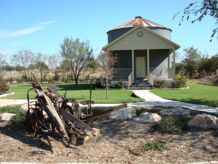 Illustration de l'article : Ces gens en ont eu marre de voir des b&acirc;timents abandonn&eacute;s, ce qu'ils en ont fait est impressionnant! Quelle cr&eacute;ativit&eacute;!