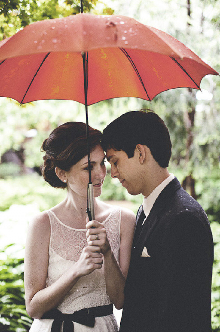 Illustration de l'article : Toute la magie des mariages sous la pluie à travers 24 clichés magnifiques!