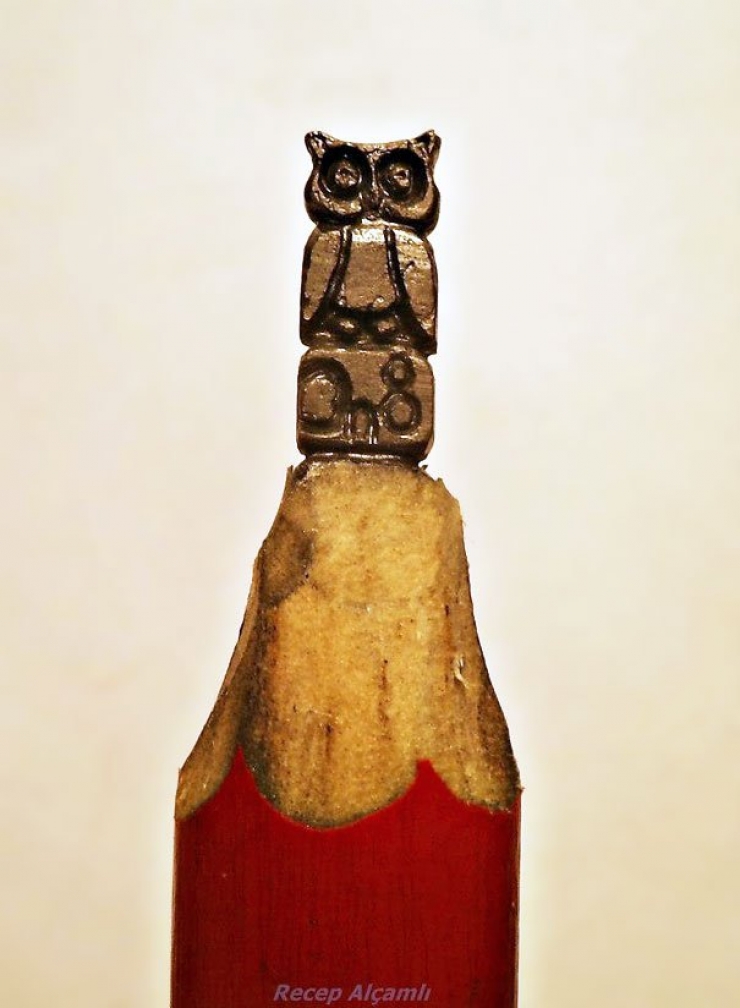 Illustration de l'article : Cet artiste sculpte de mines de crayon. Découvrez 10 de ses incroyables minuscules créations