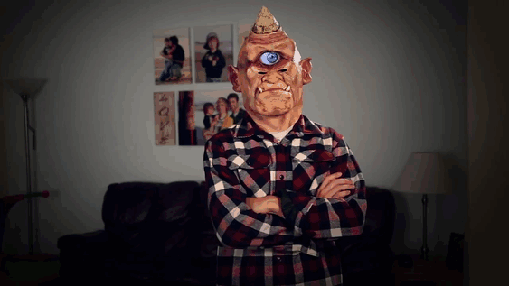 Illustration de l'article : Il crée de terrifiants déguisements combinant smartphone et application mobile