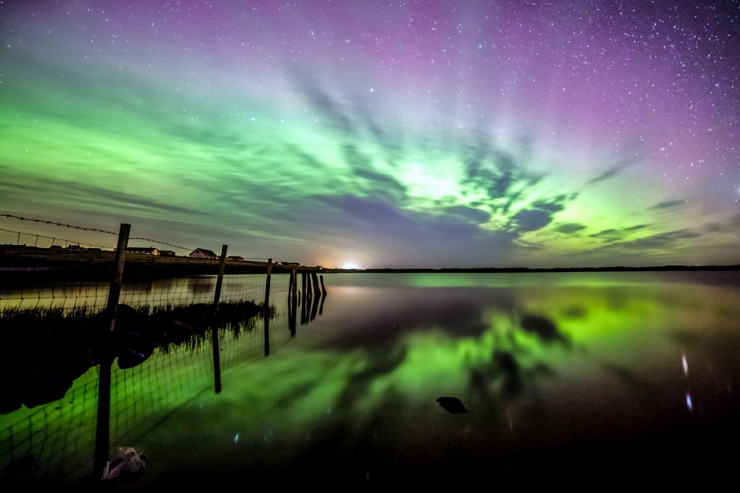 Illustration de l'article : Le ciel d'Ecosse &eacute;clair&eacute; et color&eacute; par des aurores bor&eacute;ales 