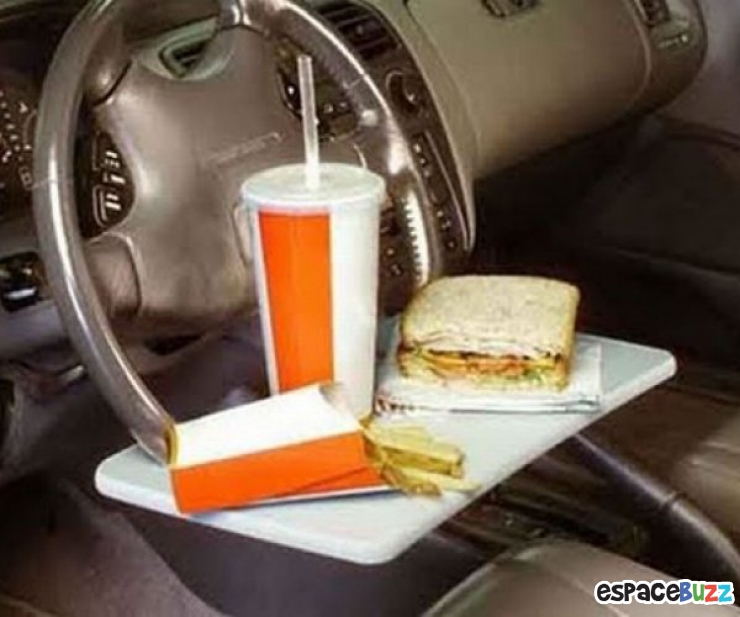 Illustration de l'article : 12 accessoires bizarres et dont l'utilité reste à prouver